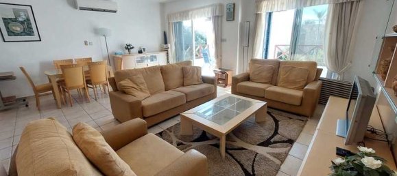 Propiedad comercial de 3 dormitorios en Chloraka, Cyprus No. 80604 3