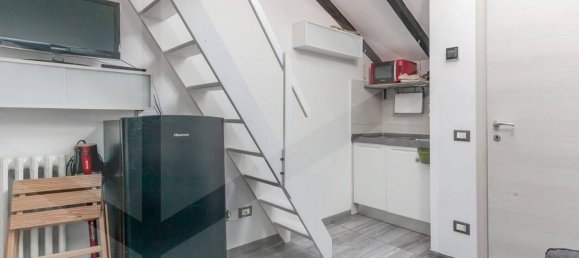 Studio in Milan, Italy No. 241383 8