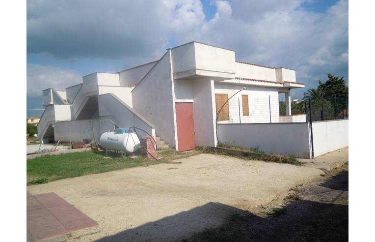 4 rooms House in Pomezia, Italy No. 254025