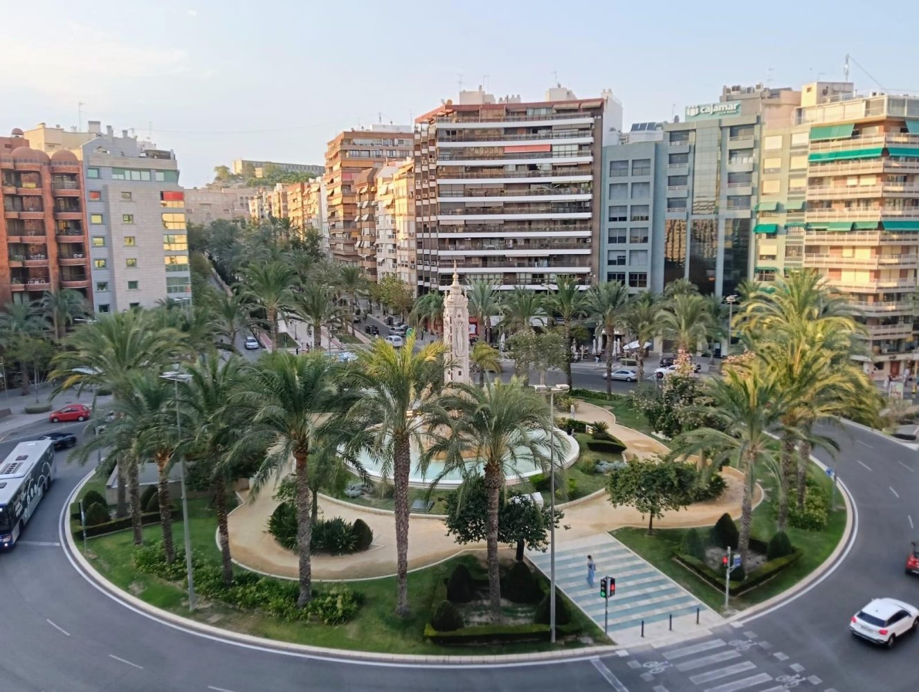 Apartamento de 4 dormitorios en Alicante, Spain No. 232248