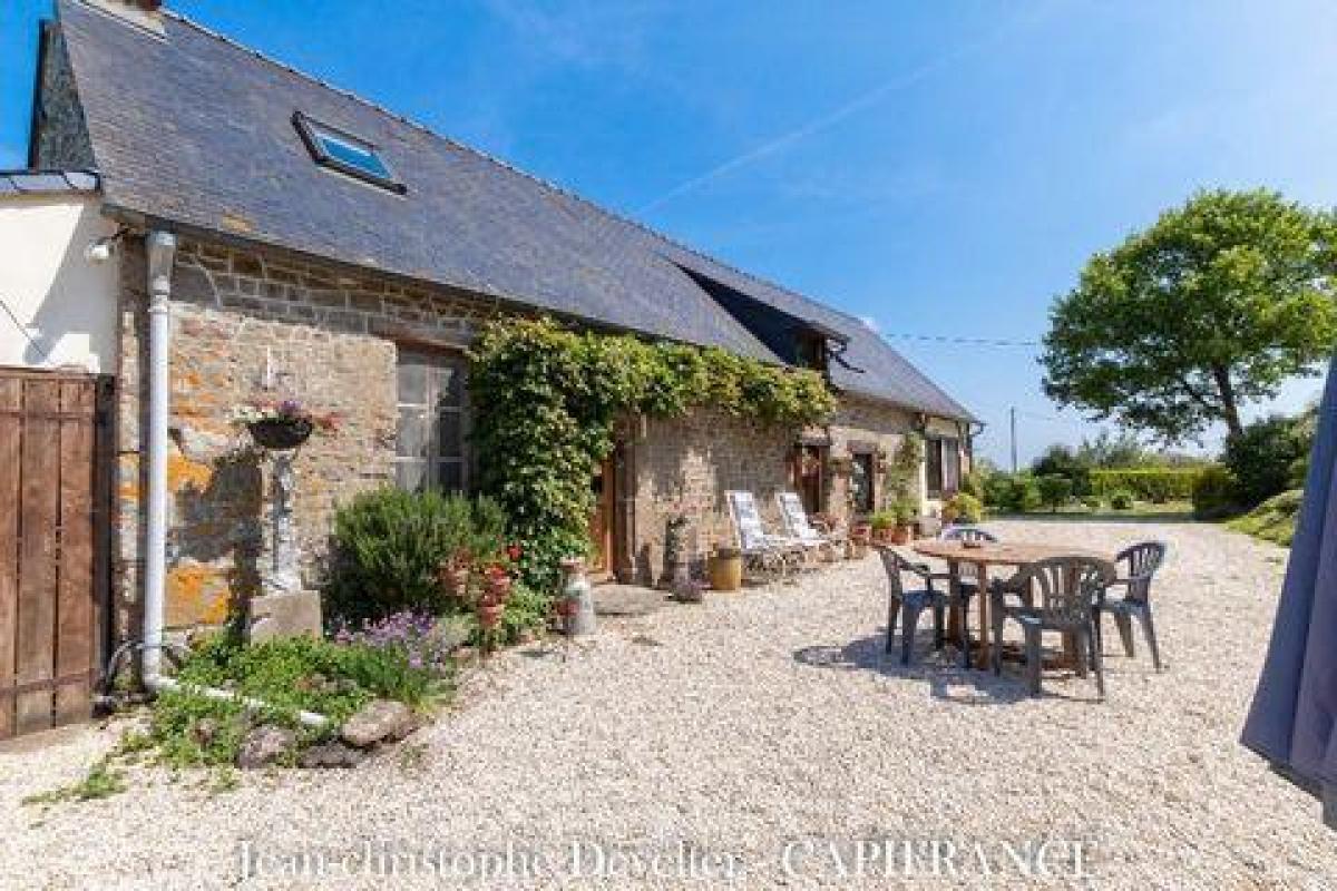 3 bedrooms House in Gorron, France No. 32739