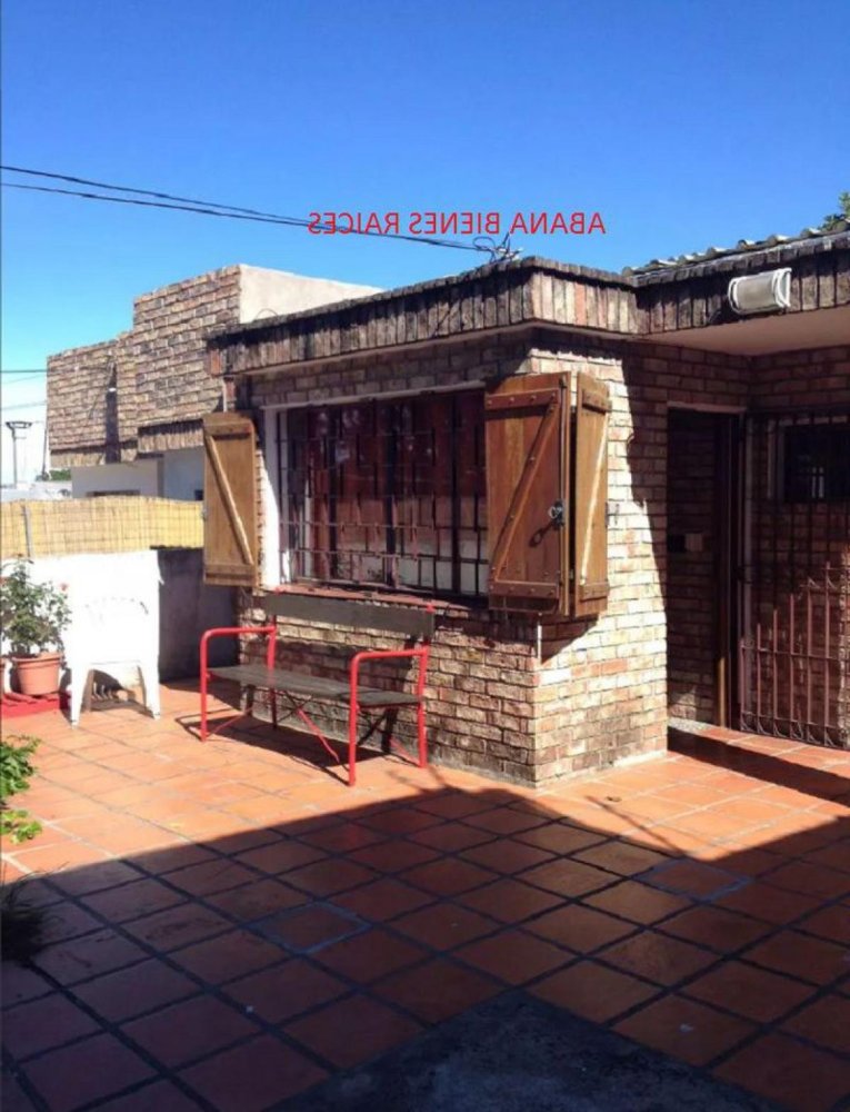 4 bedrooms House in Montevideo, Uruguay No. 6121