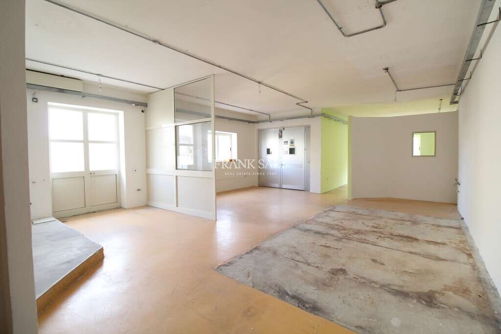 Lagerhaus in Zebbug, Malta 300m², Nr. 12739