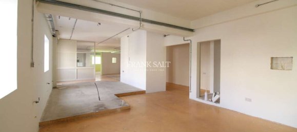 Lagerhaus in Zebbug, Malta 300m², Nr. 12739 2