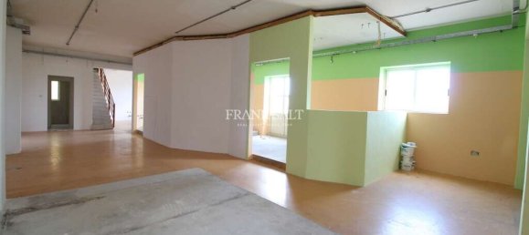 Lagerhaus in Zebbug, Malta 300m², Nr. 12739 4