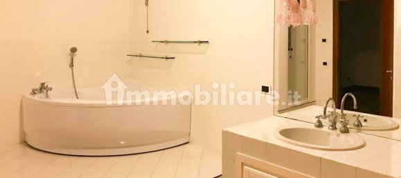 3 Schlafzimmer Villa in Monticello Conte Otto, Italy, Nr. 282897 10