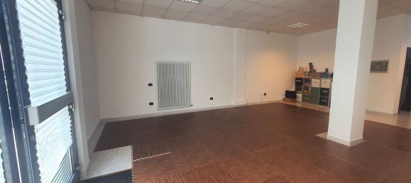 75m² Commercial property in Trento, Italy No. 273837 2