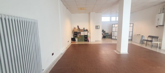 75m² Commercial property in Trento, Italy No. 273837 3