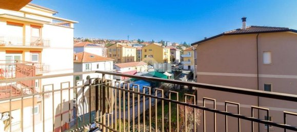 3 Schlafzimmer Wohnung in L'Aquila, Italy, Nr. 30550 5