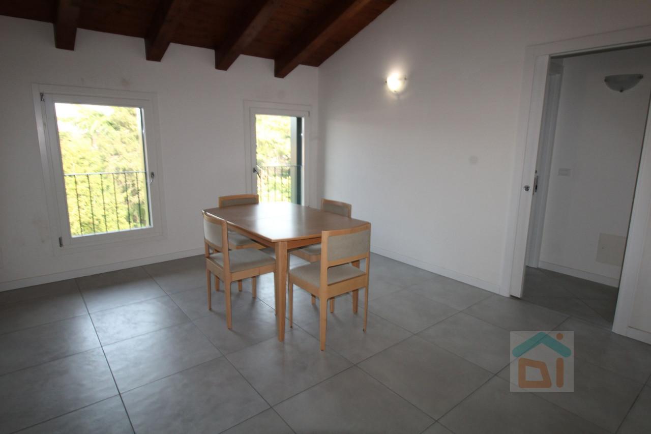 2غرفة شقة في Udine, Italy رقم 68829