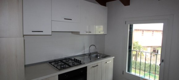 2غرفة شقة في Udine, Italy رقم 68829 6