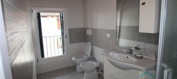 2غرفة شقة في Udine, Italy رقم 68829 8