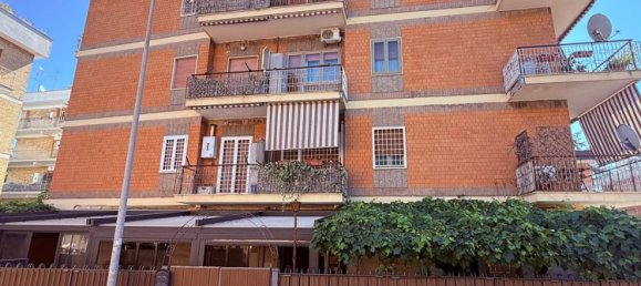 3 rooms Apartment in Rome, Italy No. 280401 8