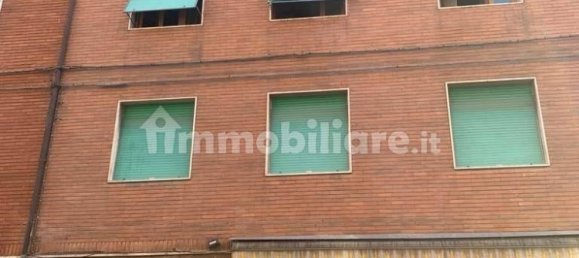 80m² Commercial property in Piacenza, Italy No. 62111 3