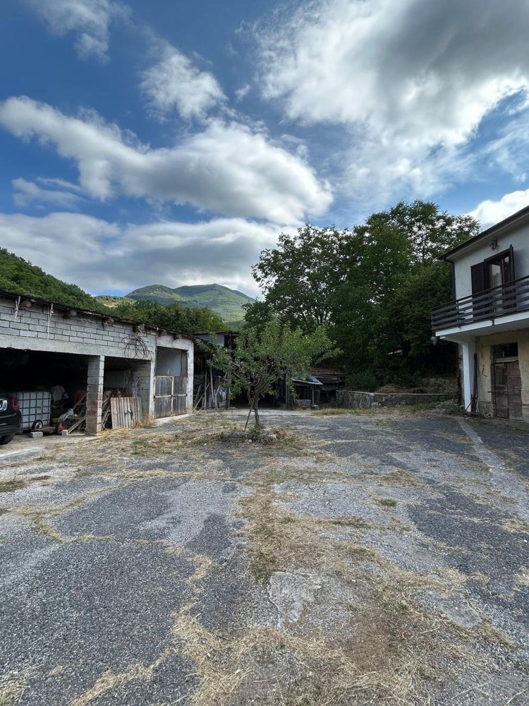 5 rooms House in Cantalice, Italy No. 288658