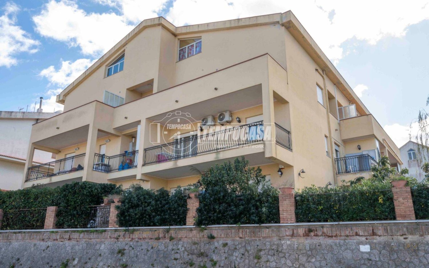 2 bedrooms Apartment in Messina, Italy No. 367622