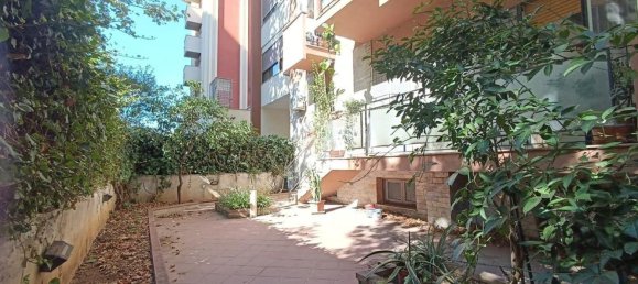 Apartamento de 4 dormitorios en Palermo, Italy No. 331878 2