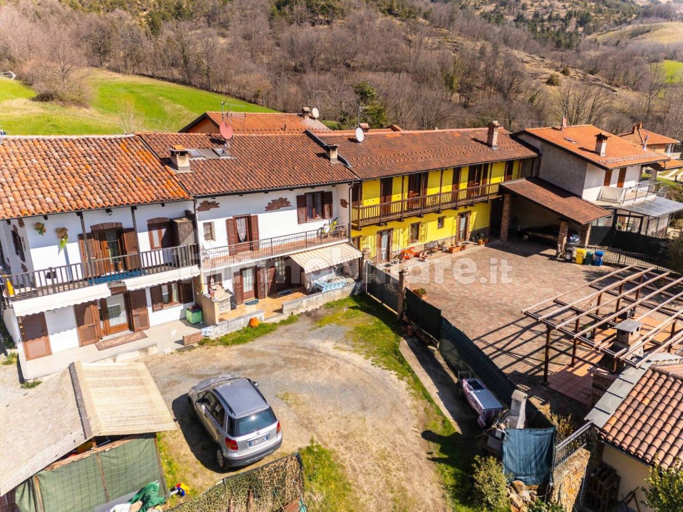 3 bedrooms House in Val della Torre, Italy No. 59462