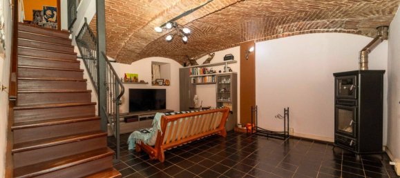 3 bedrooms House in Val della Torre, Italy No. 59462 9