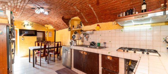 3 bedrooms House in Val della Torre, Italy No. 59462 7