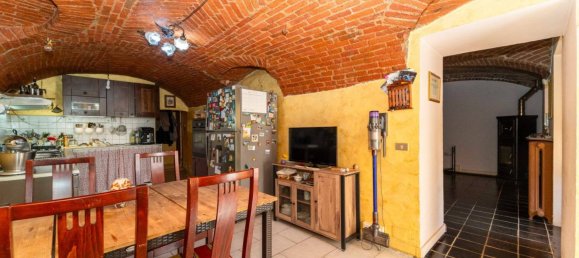 3 bedrooms House in Val della Torre, Italy No. 59462 8