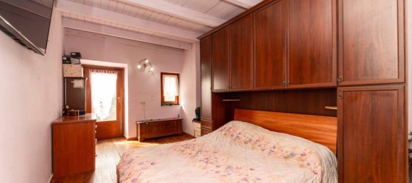 3 bedrooms House in Val della Torre, Italy No. 59462 22