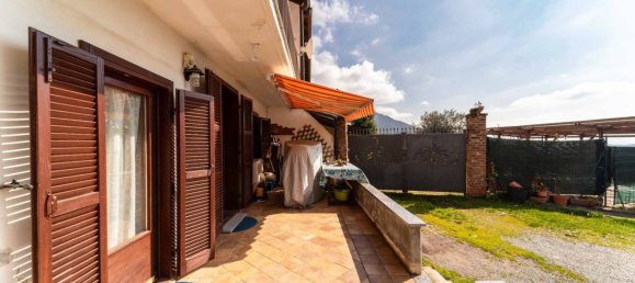 3 bedrooms House in Val della Torre, Italy No. 59462 5