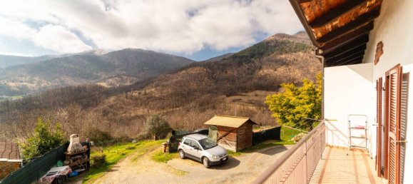 3 bedrooms House in Val della Torre, Italy No. 59462 27