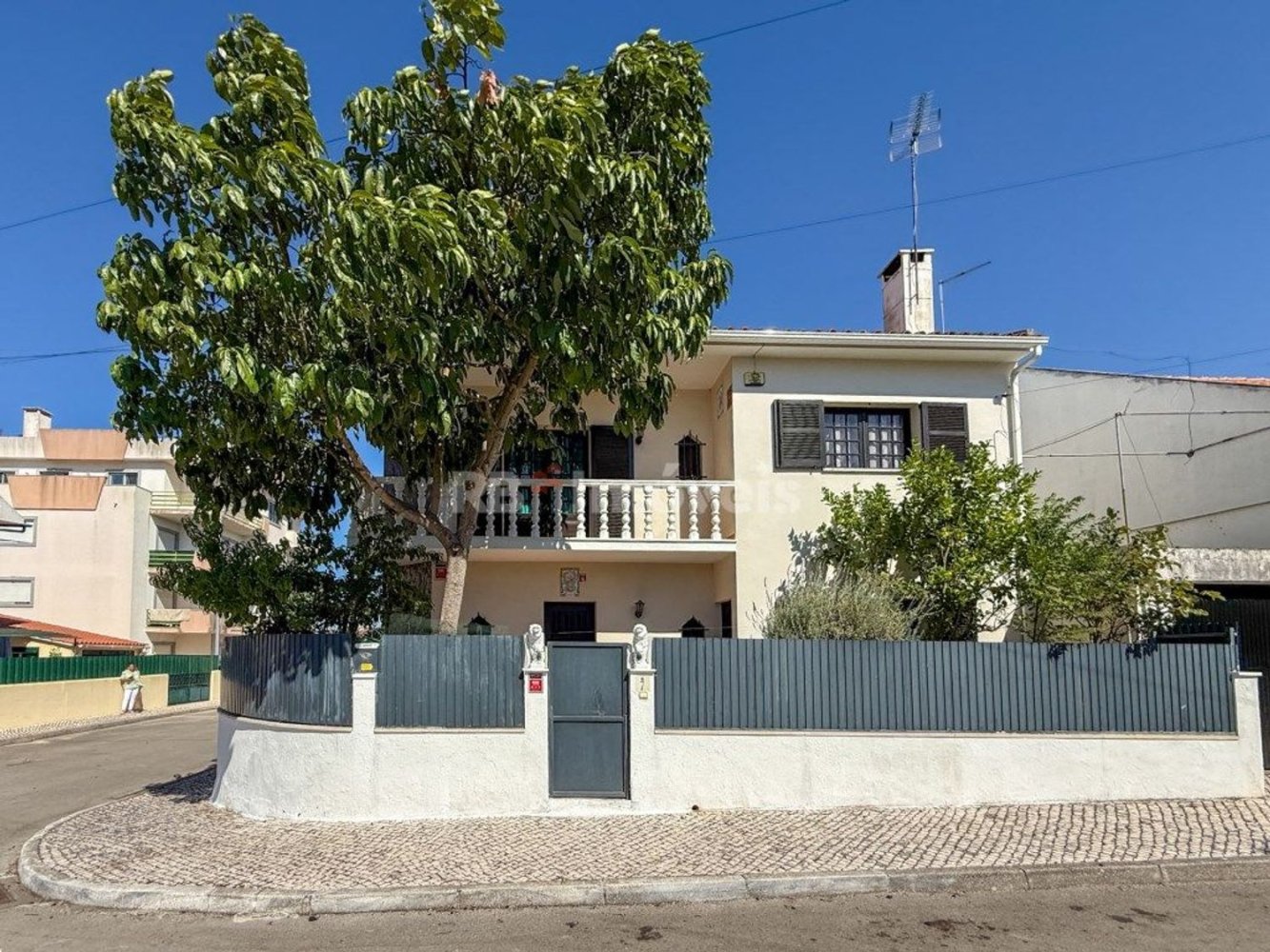 Дом с 3 спальнями в Энтронкаменту, Португалия № 302590