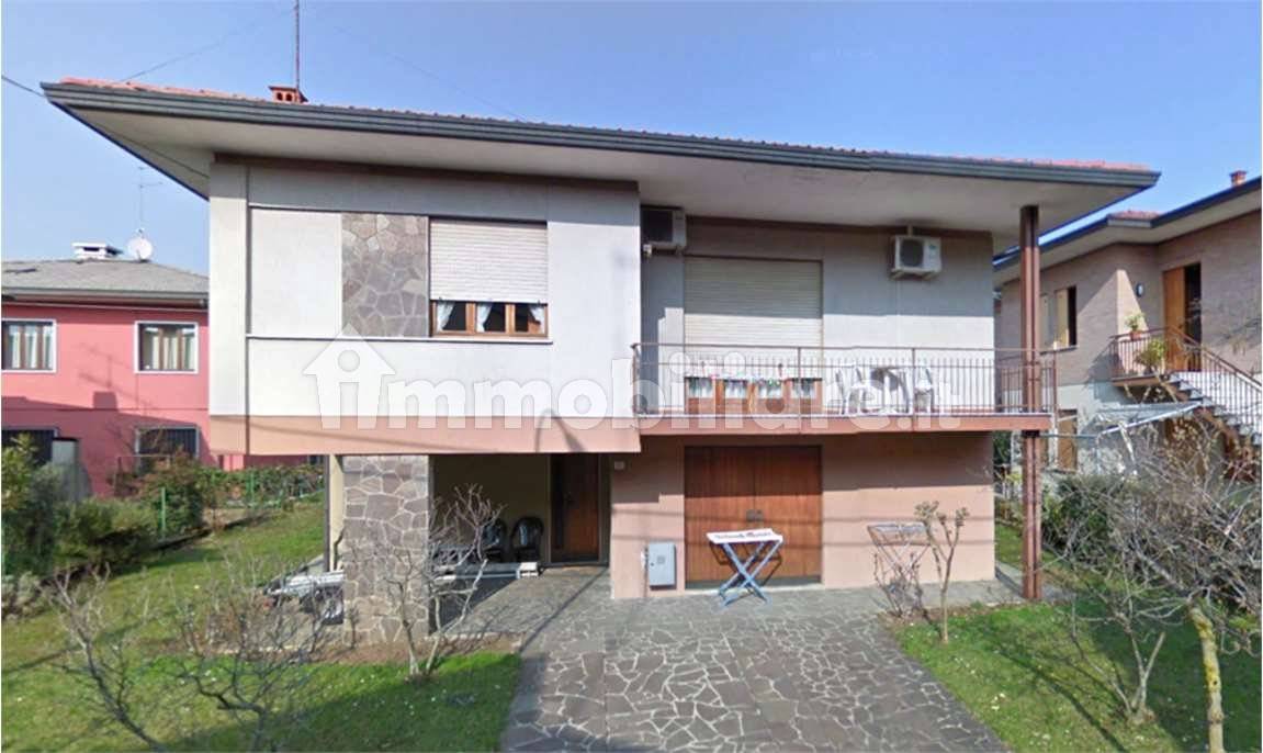 2 bedrooms House in Arzignano, Italy No. 305803