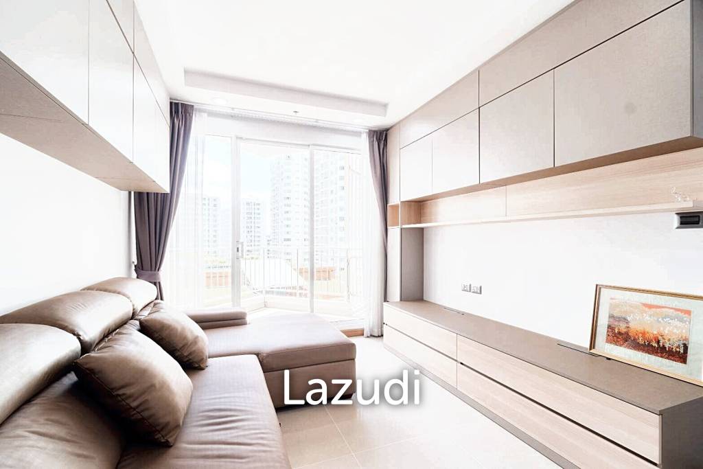 2 bedrooms Condo in Huai Khwang, Thailand No. 24095