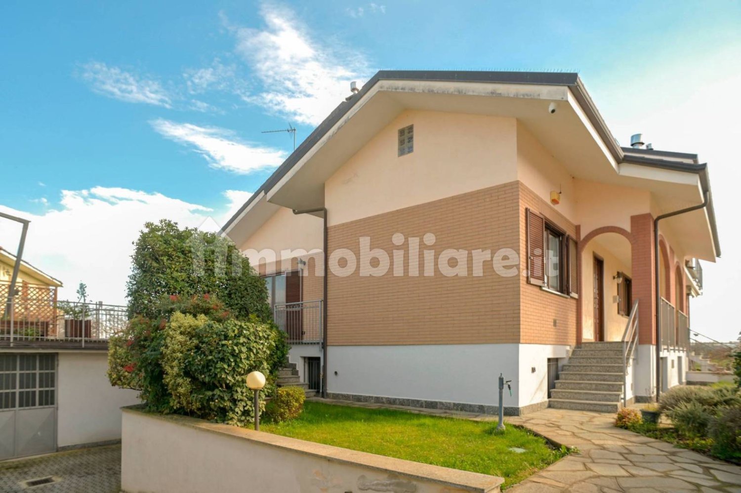 5 غرف نوم فيلا في Volvera, Italy رقم 27466