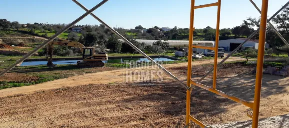 39 bedrooms Land in Guia, Portugal No. 10071 10