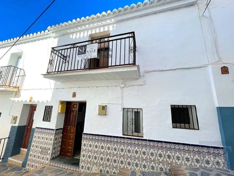 3 bedrooms Townhouse in Canillas de Aceituno, Spain No. 223465