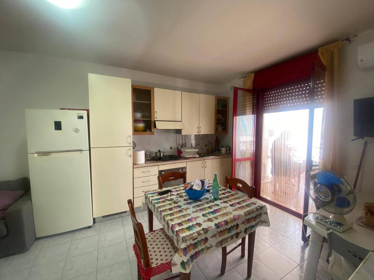 Квартира с 3 комнатами в Кампомарино, Италия № 80658