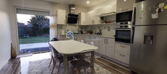 Casa de 4 dormitorios en Nazelles-Negron, France No. 53309 3