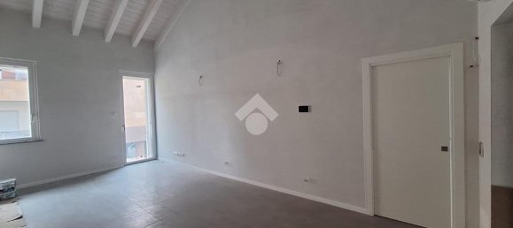 3 rooms Apartment in Magenta, Italy No. 133382 4