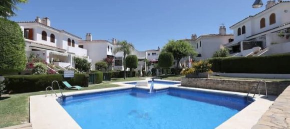 Adosado de 3 dormitorios en Estepona, Spain No. 100775 8