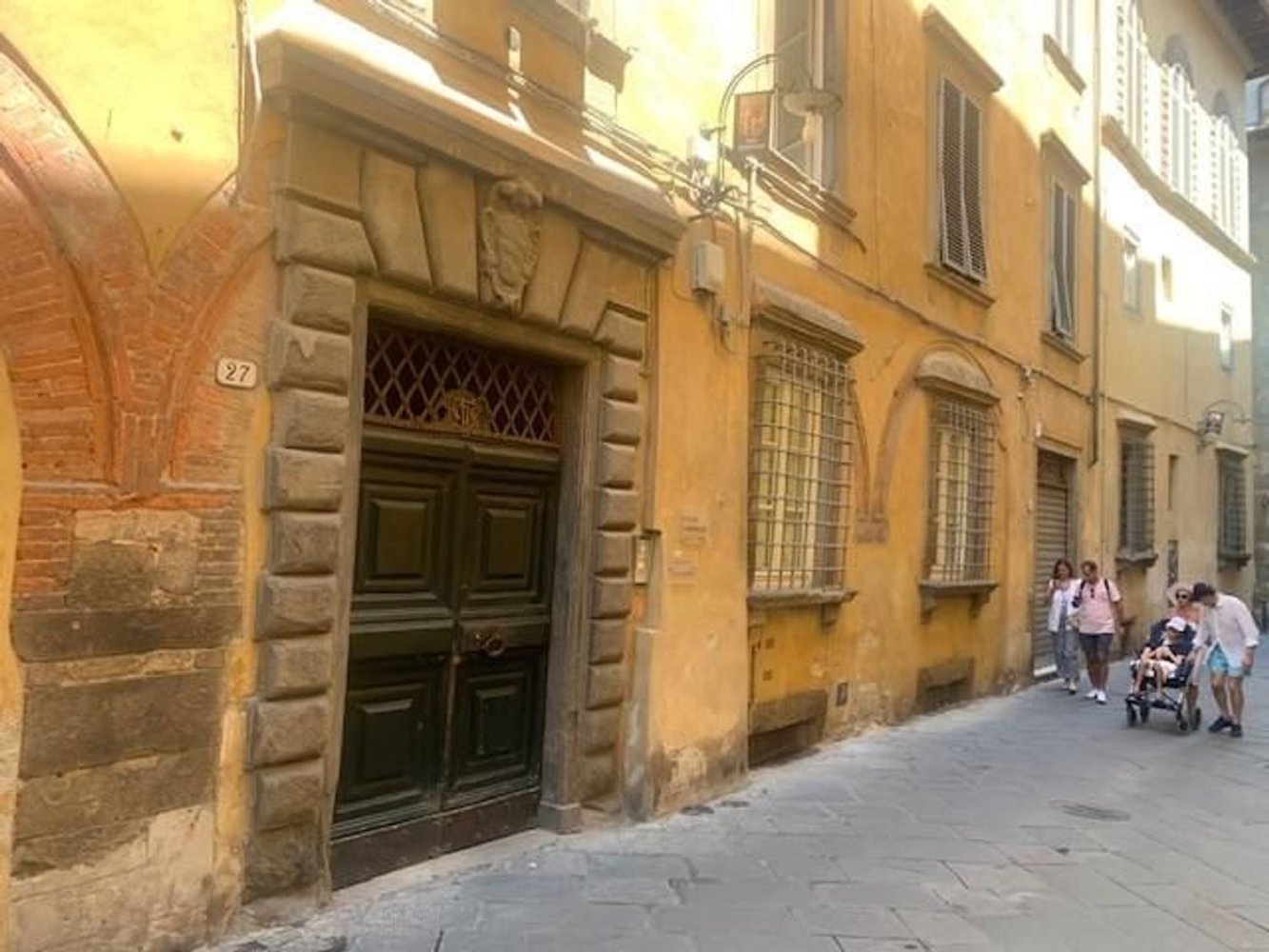 38m² Commercial property in Lucca, Italy No. 300065