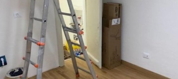 38m² Commercial property in Lucca, Italy No. 300065 4