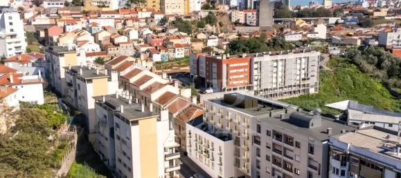 3 bedrooms Apartment in Lisbon, Portugal No. 101741 15