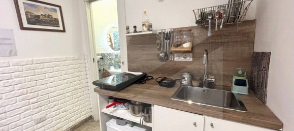 2 rooms Apartment in Naples, Italy No. 17781 5