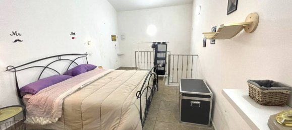 2 rooms Apartment in Naples, Italy No. 17781 4