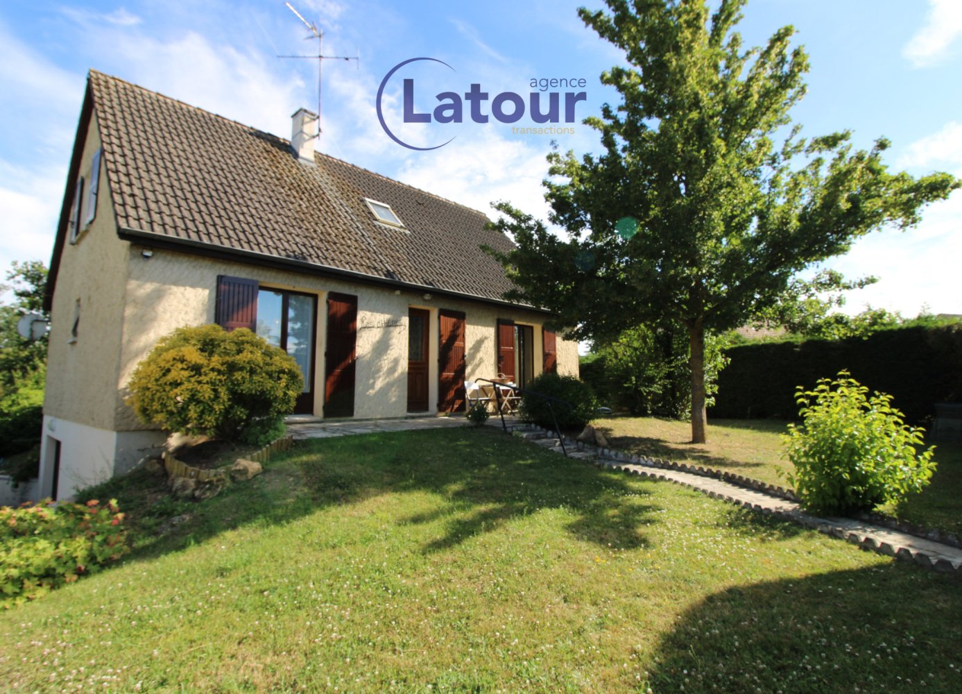 4 bedrooms House in Saint-Lubin-des-Joncherets, France No. 262784