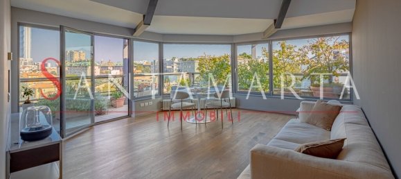 2 bedrooms Penthouse in Milan, Italy No. 243510 5