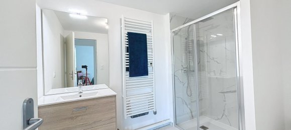 Apartamento de 2 dormitorios en Reims, France No. 245176 8