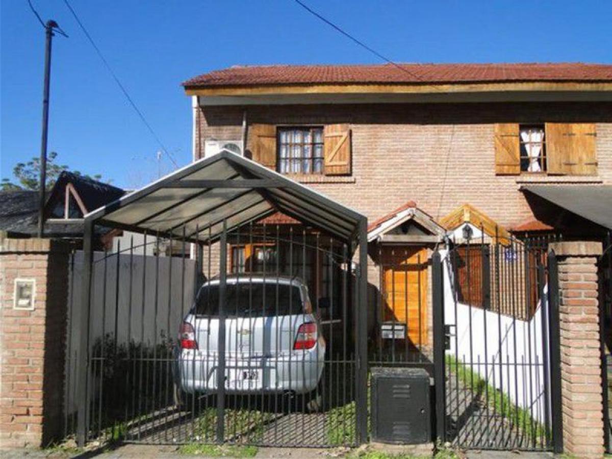 3 bedrooms House in Ituzaingo, Argentina No. 11706