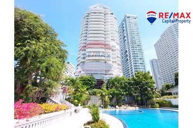 3 bedrooms Condo in Pattaya, Thailand No. 12748