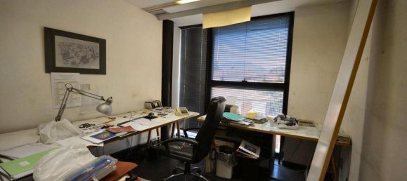 100m² Office in Lucca, Italy No. 88924 11