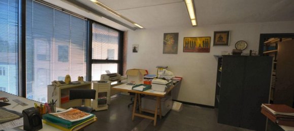 100m² Office in Lucca, Italy No. 88924 9